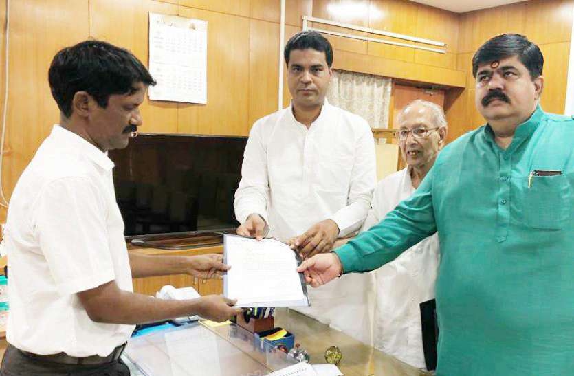 bhopal भाजपा का आरोप, झाबुआ में मतदाताओं को प्रभावित कर रही है कांग्रेस