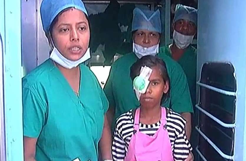 दिवाली के पहले 'लाइफ लाइन' ने पांच मासूम बच्चों के जीवन में भर दी खुशियां दिवाली के पहले 'लाइफ लाइन' ने पांच मासूम बच्चों के जीवन में भर दी खुशियां