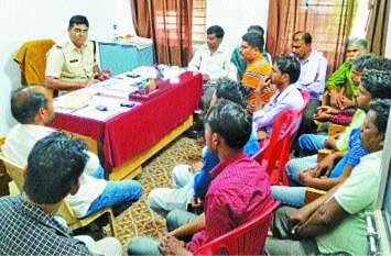Do not sell liquor cattle smuggling police शराब न बेचें, मवेशियों की तस्करी का पता चले तो तत्काल सूचना दें