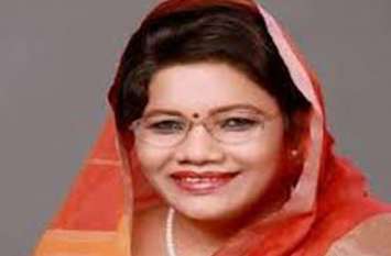 BJP MP: MP Renuka adopted these 3 gram panchayats for one year सांसद रेणुका सिंह ने इन 3 ग्राम पंचायतों को एक साल के लिए लिया गोद, कही ये बातें