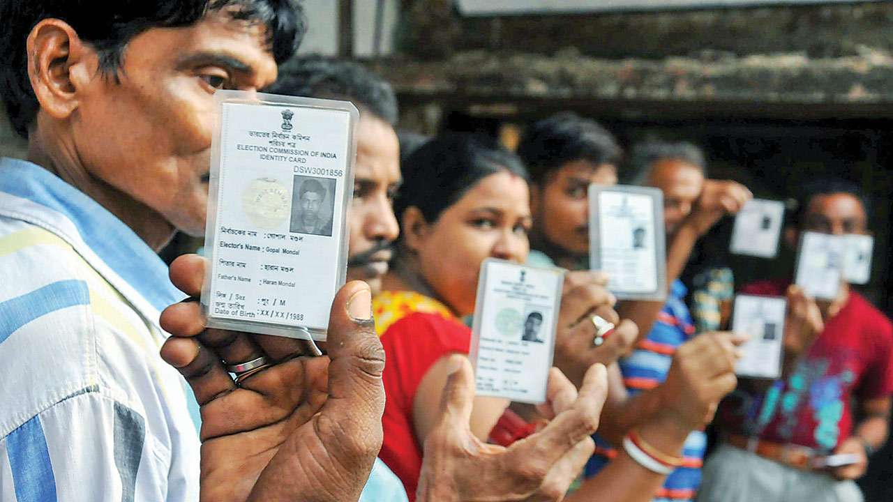 More Than 8 Crore Voters In Maharashtra - महाराष्ट्र: कुल 8.97 करोड़ हैं  मतदाता, सबसे ज्यादा सीटों पर लड़ रही बसपा | Patrika News