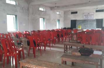 Power waste in the training of teachers, all unaware शिक्षकों के प्रशिक्षण में बिजली की फिजूलखर्ची, सब बेफिक्र