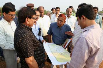 People know their problems with villagers in Janchaupal जनचौपाल में ग्रामीणों से जानी उनकी समस्याएं