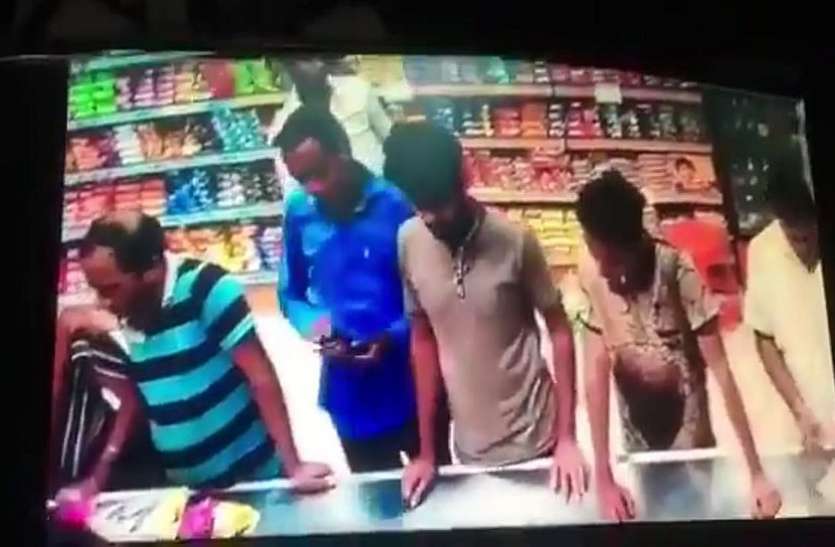 KAMLESH TIWARI MURDER CASE : आरोपी मोहसिन की दिसम्बर में है शादी KAMLESH TIWARI MURDER CASE : आरोपी मोहसिन की दिसम्बर में है शादी