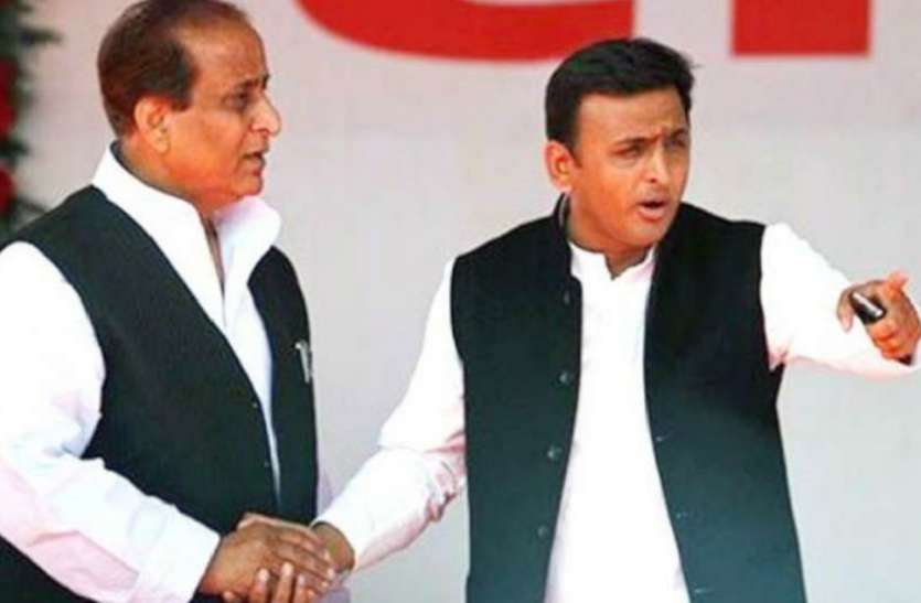 Akhilesh Yadav and Azam Kha आजम खा पड़े सब पर भारी, अखिलेश यादव ने लगायी मुहर