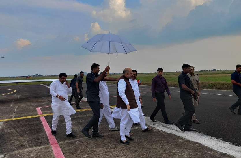 Union Home Minister Amit Shah ने Somnath Temple में पूजा-अर्चना की Union Home Minister Amit Shah ने Somnath Temple में पूजा-अर्चना की