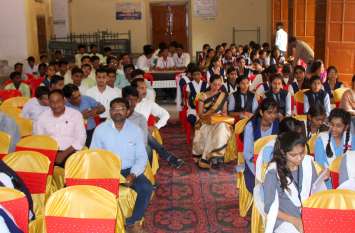 District level quiz competition held in Dhar धार में हुई जिला स्तरीय क्वीज प्रतियोगिता