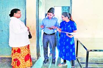 Madhya pradesh worst management in this hostel MP के इस हॉस्टल में छात्रों को सात दिन से नहीं मिली सब्जी, गिनकर देते हैं केवल तीन रोटी!