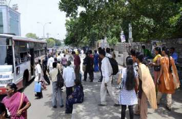 bus strike adjourned on Jammu-Kathua road Update News: बसों की हड़ताल स्थगित, लौटी चहल-पहल
