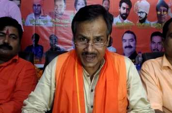 bajrang dal demand death sentence for kamlesh tiwari murderers कमलेश तिवारी हत्याकांड से बढ़ा तनाव, बजरंग दल ने सीएम योगी से कह दी बड़ी बात