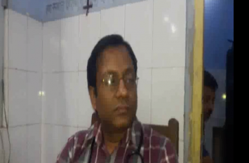 woman blam to up police inspector in lalitpur विरधा चौकी के दरोगा पर लगाया प्रताड़ना का आरोप, देखें वीडियो