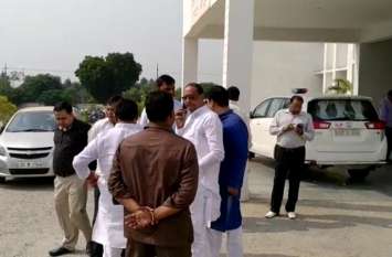 bjp leaders met sp in pradeep death in police station case पुलिस कस्टडी में थर्ड डिग्री से मौत मामले में भाजपा नेता पहुंचे एसपी ऑफिस, इसके बाद जो हुआ… देखें वीडियो