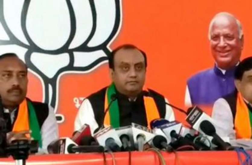 राजस्थान में कांग्रेस की स्थिति एक फूल दो माली जैसी राजस्थान में कांग्रेस की स्थिति एक फूल दो माली जैसी