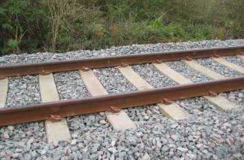 do you know why to put ballast on railway track, engineer pointed out आपको पता है रेलवे ट्रैक पर क्यों डालते हैं गिट्टी, रेलवे इंजीनियर ने बताई ये बात