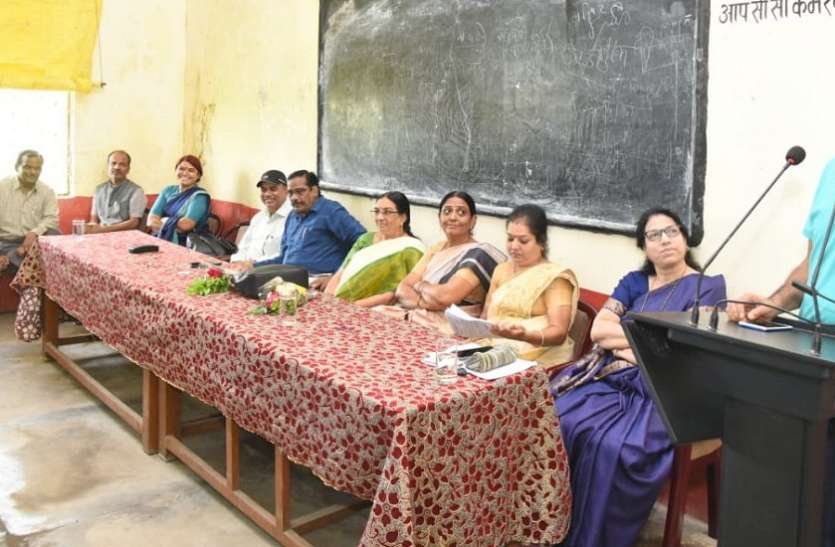 मानवता का कल्याण करना है तो मन में सबसे गरीब, कमजोर व्यक्ति की छवि को देखें मानवता का कल्याण करना है तो मन में सबसे गरीब, कमजोर व्यक्ति की छवि को देखें