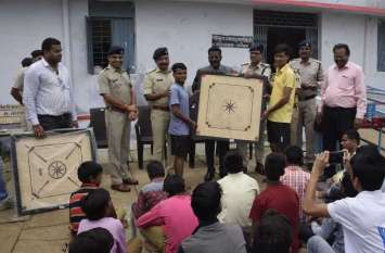 Police surrounded by social concern on Memorial Day स्मृति दिवस पर सामाजिक सरोकार से जड़ी पुलिस