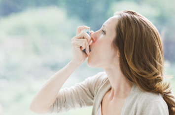 Natural Ways To Prevent Asthma Attacks, Sign and Treatment सांस लेने पर सीने से आती है सीटी बजने जैसी आवाज ताे हाे सकती है ये बीमारी