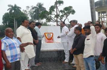 Brahaman samaj Protest against Kamlesh Tiwari Murder in azamgarh कमलेश तिवारी की हत्या से नाराज ब्राह्मणों का विरोध प्रदर्शन, कहा- हिंदू समाज में दहशत फैलाने के लिये हुई हत्या