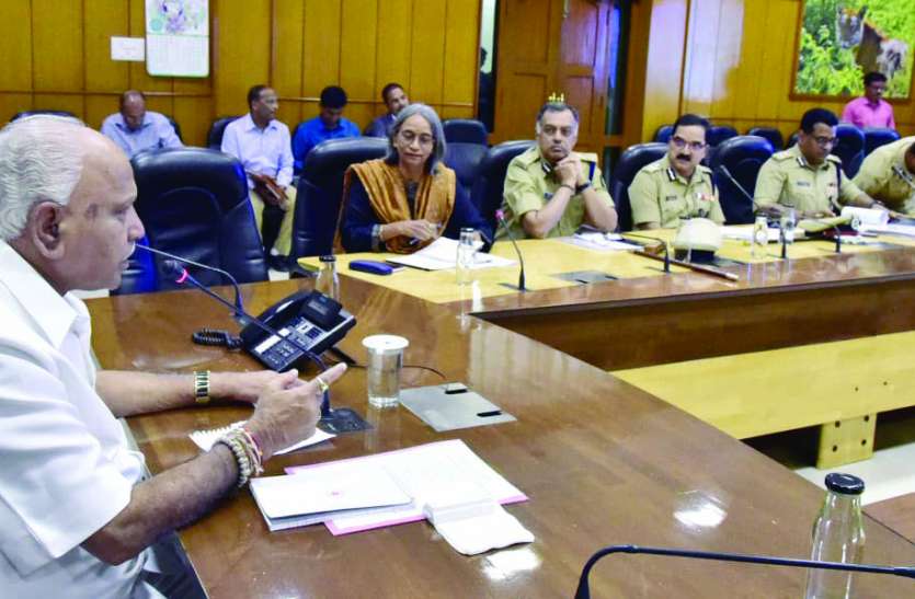 दीपावली पर बांग्लादेशी आतंककारियों के गड़बड़ी फैलाने की आशंका दीपावली पर बांग्लादेशी आतंककारियों के गड़बड़ी फैलाने की आशंका