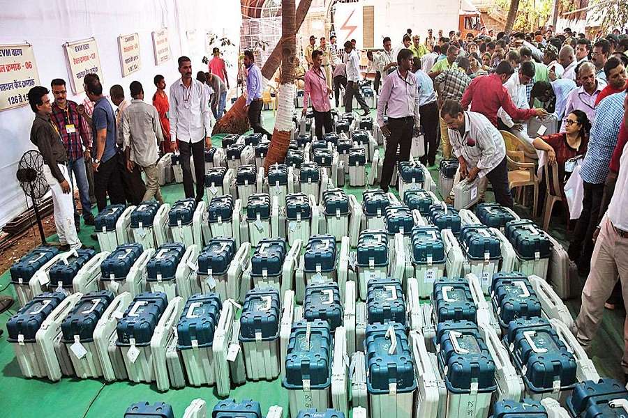 मुंबई की 36 सीटों पर किसका चलेगा सिक्का, जाने यहां