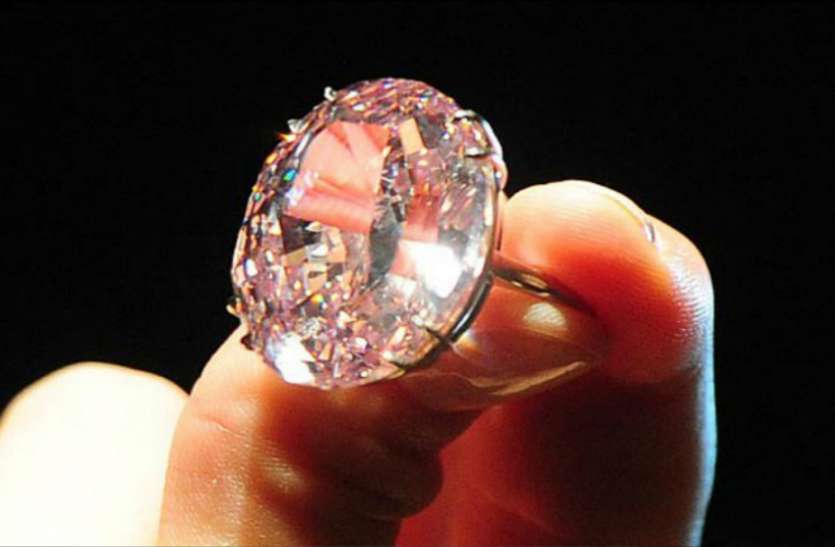pink_star_diamond.jpg मुंबई से हीरा खरीदने आया कारोबारी दस लाख के हीरे लेकर फरार
