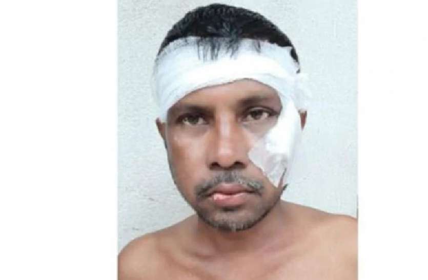 बंगाल में जय श्री राम का नारा लगाने पर युवक को पीटा बंगाल में जय श्री राम का नारा लगाने पर युवक को पीटा