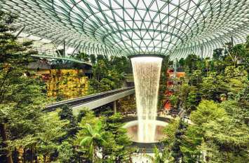 singapore changi airport most beautiful airport in word ये है दुनिया का सबसे खूबसूरत हवाई अड्डा, तस्वीरें देखकर आप की आँखें खुली की खुली रह जाएंगी