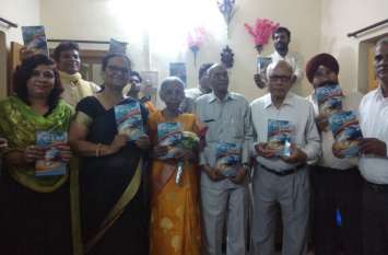 Writer Chakori Khare and Dr. Priyanka Tripathi honored साहित्यकार चकोरी खरे व डॉ. प्रियंका त्रिपाठी का हुआ सम्मान