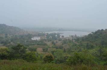 damoh weather दो दिन से बादलों का डेरा, अटका पानी बारिश ने मौसम में घोल दी ठंडक एक बार फिर टेंशन में आ गए किसान