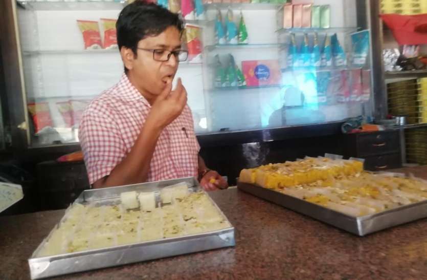 दीपावली से पहले खाद्य विभाग की छापामार कार्यवाही, बाजारों में मचा हड़कंप दीपावली से पहले खाद्य विभाग की छापामार कार्यवाही, बाजारों में मचा हड़कंप