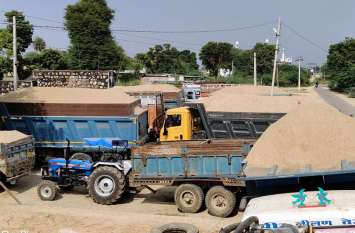 10 people arrested for taking action on gravel mining एसआईटी ने बजरी के अवैध कारोबार पर की कार्रवाई, 6 डंपर, एक ट्रेलर, एक रैकी कार जब्त कर 10 जनों को किया गिरफ्तार