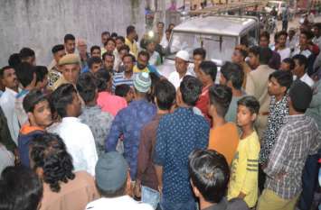 teams of AVVNL vigilance raids in 3 areas on Banswara, theft caught Video : बांसवाड़ा में बिजली चोरी पर विजिलेंस की पांच टीमों ने तीन इलाकों में मारे छापे, गड़बडिय़ों पर बनाए केस, बवाल भी मचा