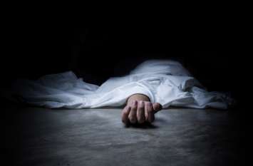 Minor boy committed suicide by drinking Pesticide stored in home मां के बैंक अकाउंट से गायब थे पैसे, देने लगी थाने जाने की धमकी तभी बेटे ने उठा लिया ये आत्मघाती कदम