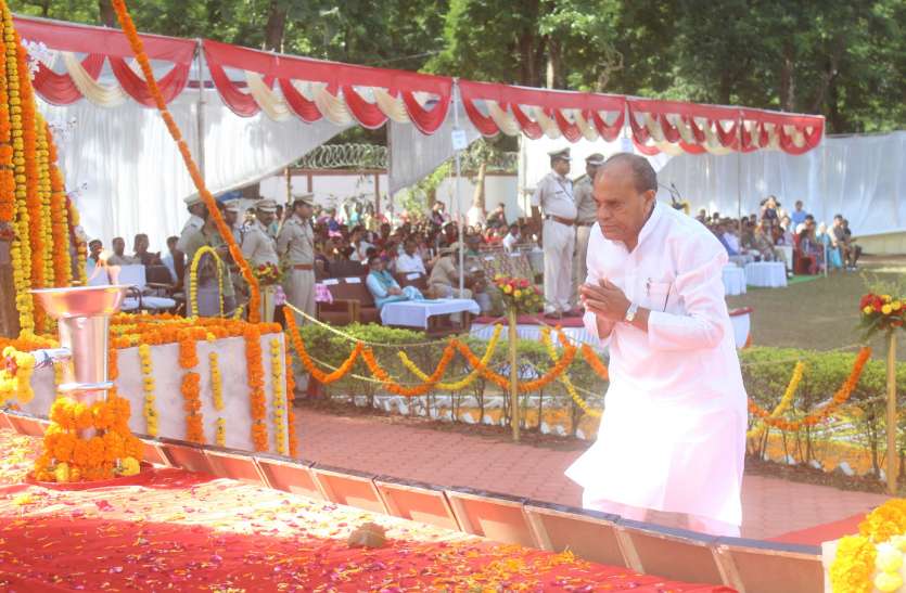 पुलिस स्मृति दिवस पर शहीदों को दी श्रद्धाजंलि पुलिस स्मृति दिवस पर शहीदों को दी श्रद्धाजंलि