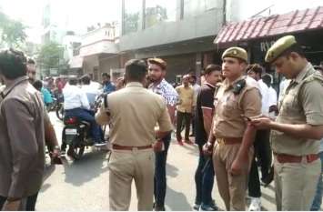 policemen on duty will suspended if shown mobile in hands VIDEO: सीएम योगी ने अफसरों को दिए आदेश- सिपाही के हाथ में डंडे की जगह दिखा मोबाइल तो कर दो सस्पेंड