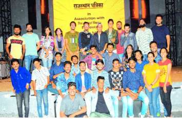 Open Mic Session On Roads Of Udaipur यहां पर्यटकों को मिलता है रोलर कोस्टर का आनंद, मिमिक्री के माध्यम से बयां की दशा-दुर्दशा
