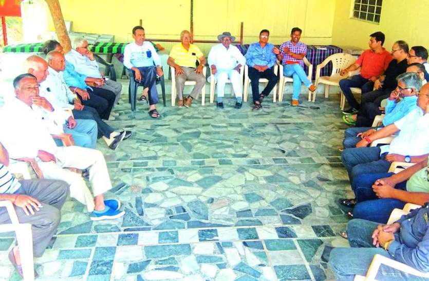 वार्ड-48 में हुई चेंजमेकर की बैठक : निकाय चुनावों में स्वतंत्र खड़े हो प्रत्याशी वार्ड-48 में हुई चेंजमेकर की बैठक : निकाय चुनावों में स्वतंत्र खड़े हो प्रत्याशी