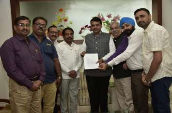 pmc bank acount holder meet cm पीएमसी बैंक मामला : मुख्यमंत्री ने चुनाव के बाद खाताधारकों को दिया न्याय का भरोसा