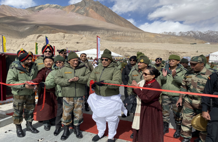 Rajnath Singh,Rajnath Singh On China,Jammu and Kashmir News रक्षा मंत्री ने किया 'कर्नल शेवांग रिनशेन' पुल का उद्घाटन, चीन को लेकर दिया बड़ा बयान