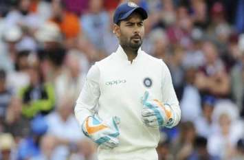 Pant become 2nd Indian to handle wicketkeeping as substitute रांची टेस्ट : स्थानापन्न के तौर पर विकेटकीपिंग संभालने वाले दूसरे भारतीय बने ऋषभ पंत