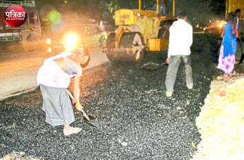Road construction work started on Banswara-Dahod Road बांसवाड़ा : आखिरकार दाहोद मार्ग पर जानलेवा गड्ढ़ों और धूल के गुबार से मिलेगी राहत, सडक़ निर्माण कार्य शुरू