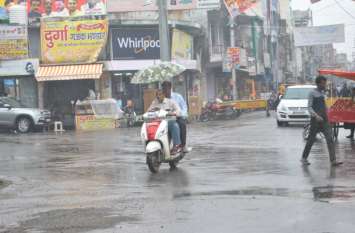 Weather havoc on farmer and businessman किसान और व्यापारी पर मौसम का कहर