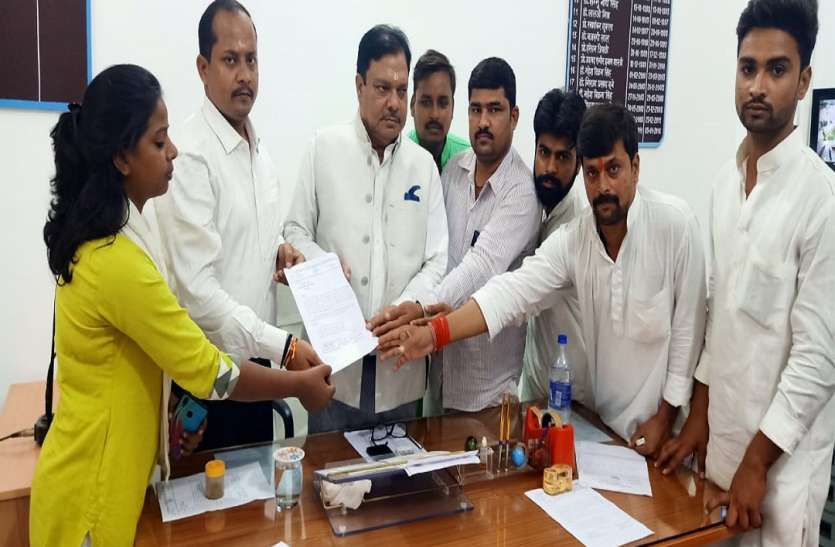 एनएसयूआई के छात्र बनारस में छात्रसंघ चुनाव रोकने पर NSUI आक्रामक, आंदोलन का ऐलान