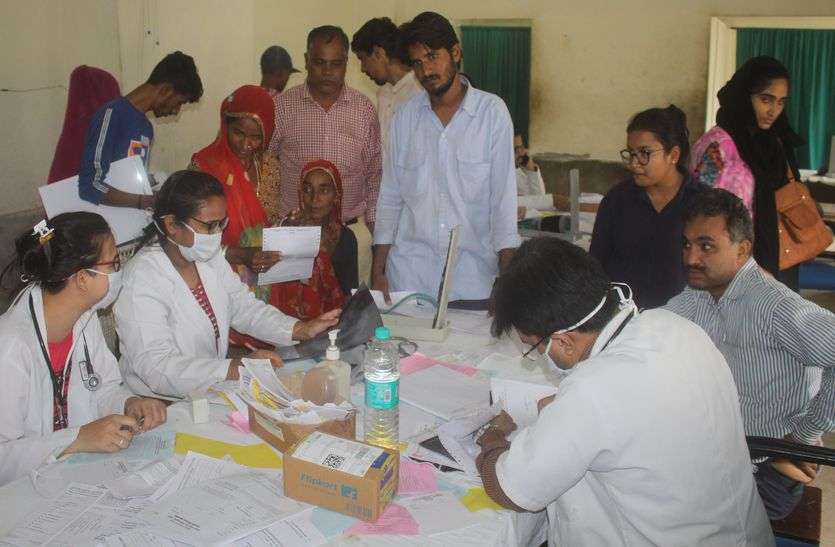 dengue डेंगू रोगियों का आंकड़ा बढ़ा, प्लेटलेट्स की बढ़ी डिमांड
