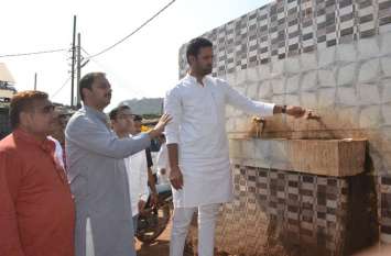 krashi minister sanjay yadav or mla praveen pathak ne mandi ka kiya ni सब्जी मंडी में गंदगी देख भड़के मिनिस्टर संजय यादव और विधायक लेनी है पाठक।