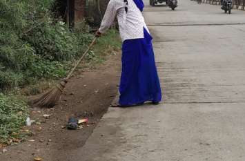Residents forced to live among the dirt, risk of infectious diseases गंदगी के बीच जीवनयापन को मजबूर रहवासी, संक्रामक बीमारियों का खतरा