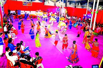 ratlam news ओपन गरबा डांडिया रास का आयोजन, फैंसी ड्रेस मेें आए बच्चे
