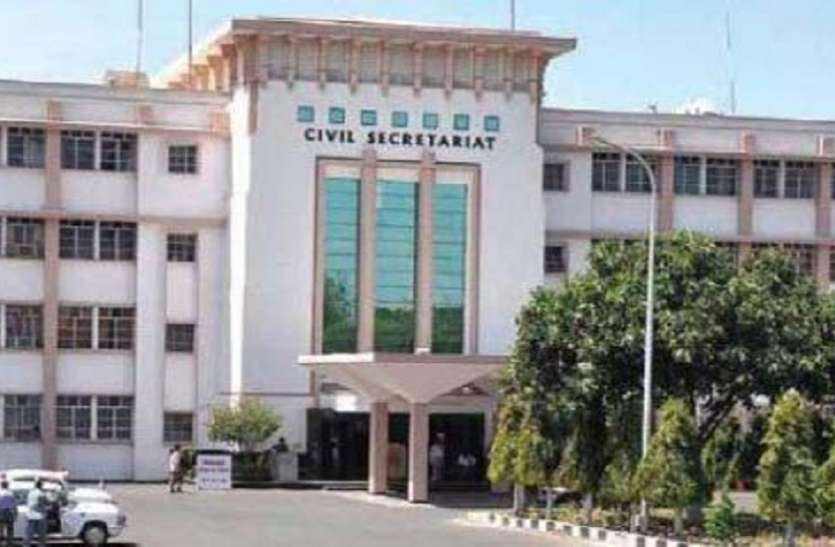 मिला सातवें वेतन आयोग का लाभ, खिले कर्मचारियों के चेहरे मिला सातवें वेतन आयोग का लाभ, खिले कर्मचारियों के चेहरे