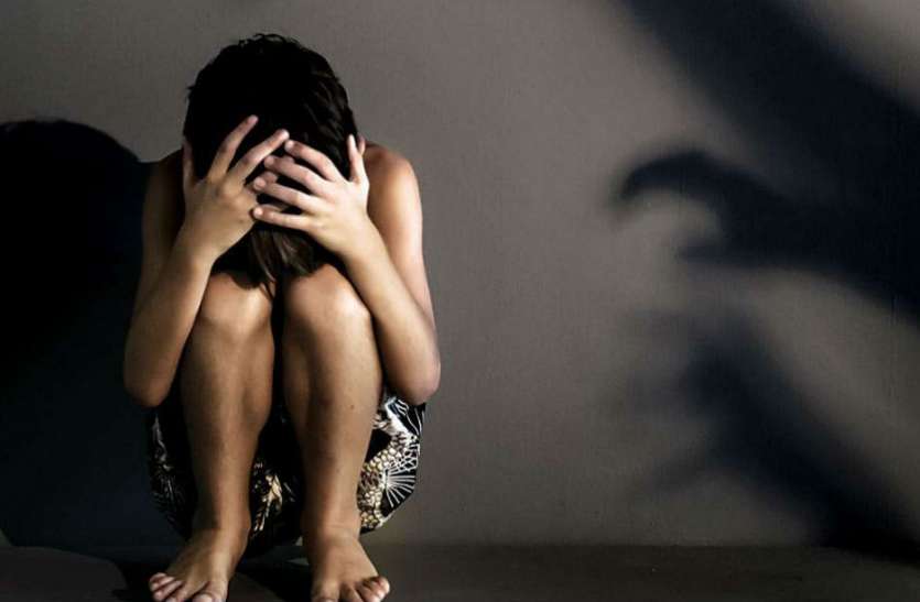 नाबालिग बच्चियों से अपराध में एमपी पहले स्थान पर, प्रदेश में 8.8 फीसदी बढ़ा क्राइम नाबालिग बच्चियों से अपराध में एमपी पहले स्थान पर, प्रदेश में 8.8 फीसदी बढ़ा क्राइम