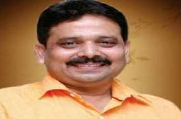 BJP Minister Ravindra Jaiswal got not relief in court case बीजेपी मंत्री को लगा झटका, डीएम ने कहा कि मुकदमा हटाना न्यायोचित नहीं